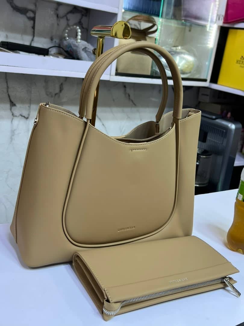 Luxury look for classy women who doesn't shout quite look